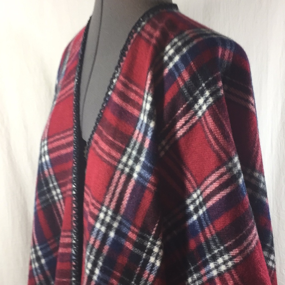 Woolrich Plaid One Size Fit All Poncho - Picture 4 of 8